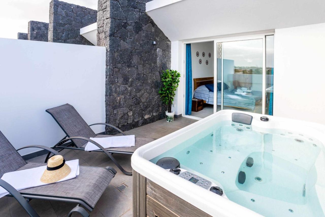 Monterey House Playa Blanca Villa Ngoại thất bức ảnh